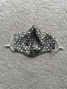 Tory Burch White Face Mask with Green and Gold Chain-Link Pattern